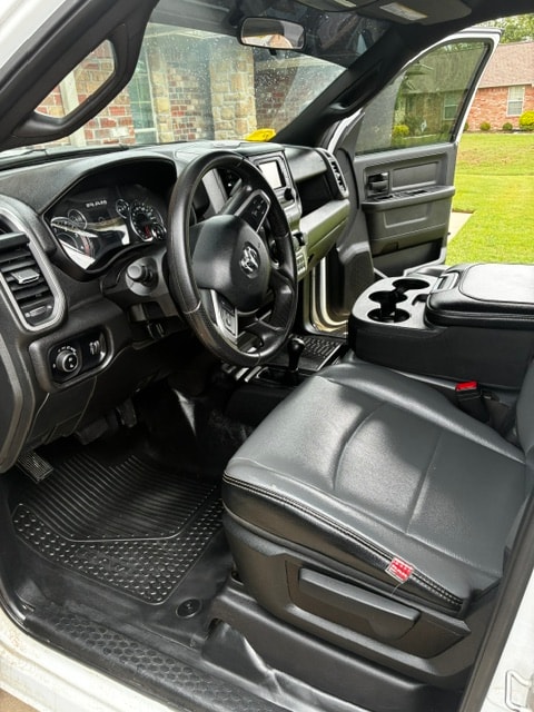 Vehicle interior after detailing