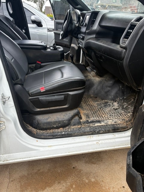 Vehicle interior before detailing